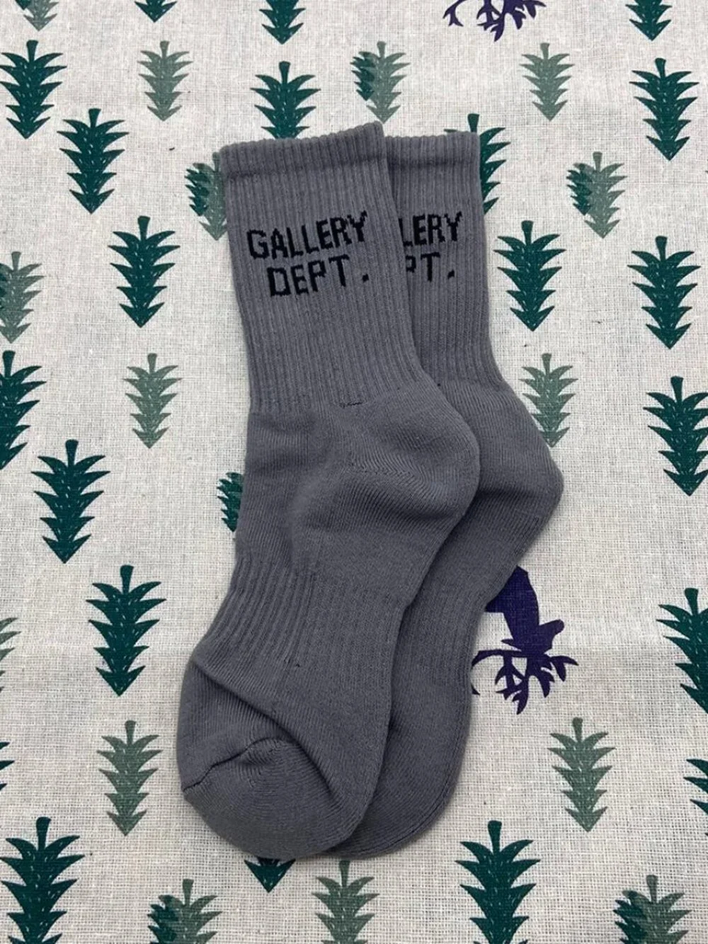 Gallery Dept Black Logo Embroidered Dark Gray Cotton Sports Socks
